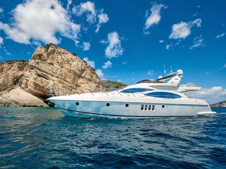 Ein Azimut Azimut 68 mieten in Piraeus Port