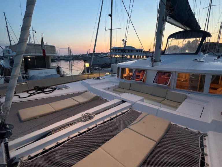 Ein Lagoon Lagoon 44 mieten in Nettuno