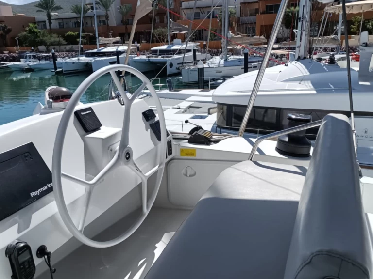 Katamaran mit oder ohne Skipper Bali mieten in La Paz