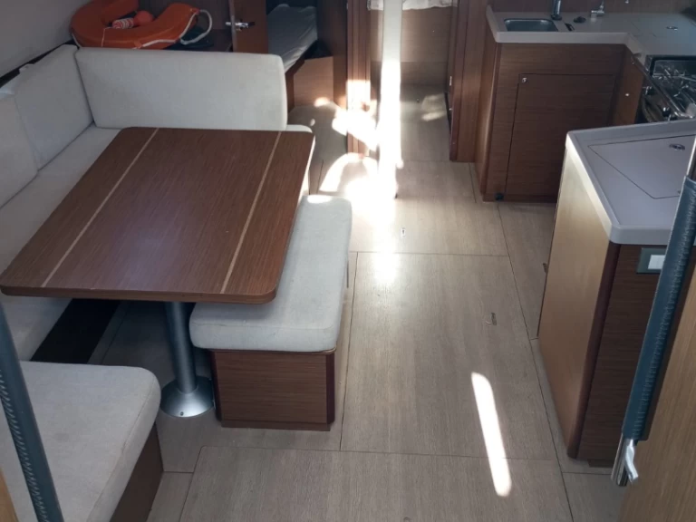 Vermietung Segelboot Bénéteau mit Führerschein