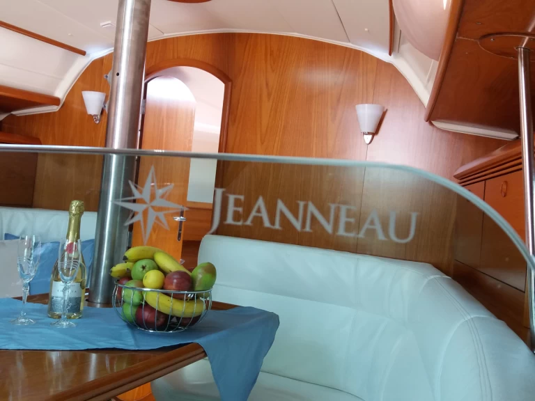 Segelboot mieten in Néa Péramos zum besten Preis