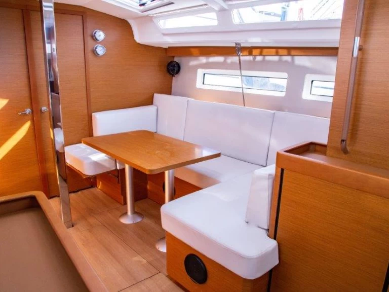 Ein Jeanneau Sun Odyssey 440 mieten in Zakynthos (Island)
