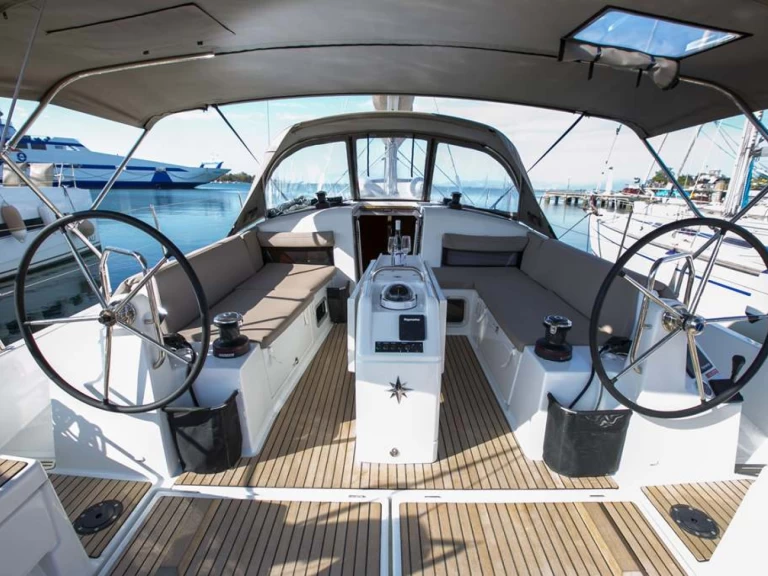 Boot mieten Neo Klima günstig Sun Odyssey 440