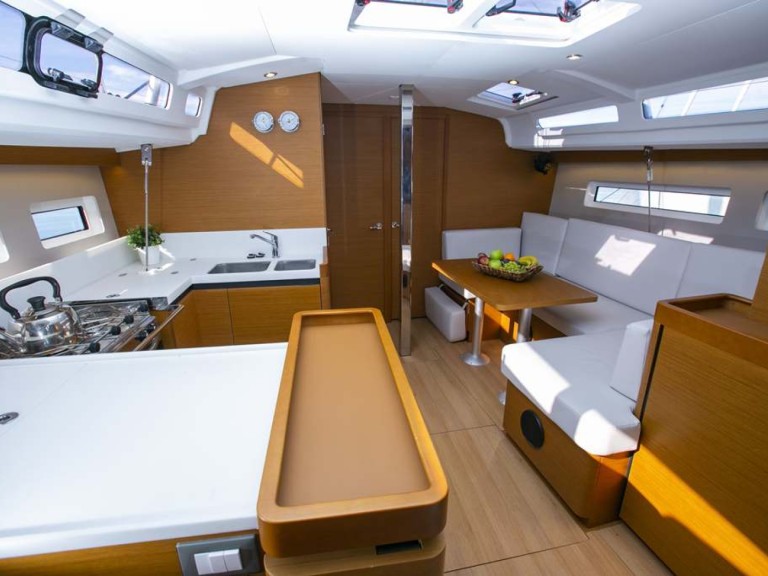 Segelboot mieten in Neo Klima - Jeanneau Sun Odyssey 440
