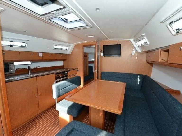 Ein Bavaria Cruiser 40 mieten in Primošten