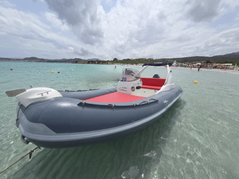 Schlauchboot mieten in Cugnana Verde zum besten Preis