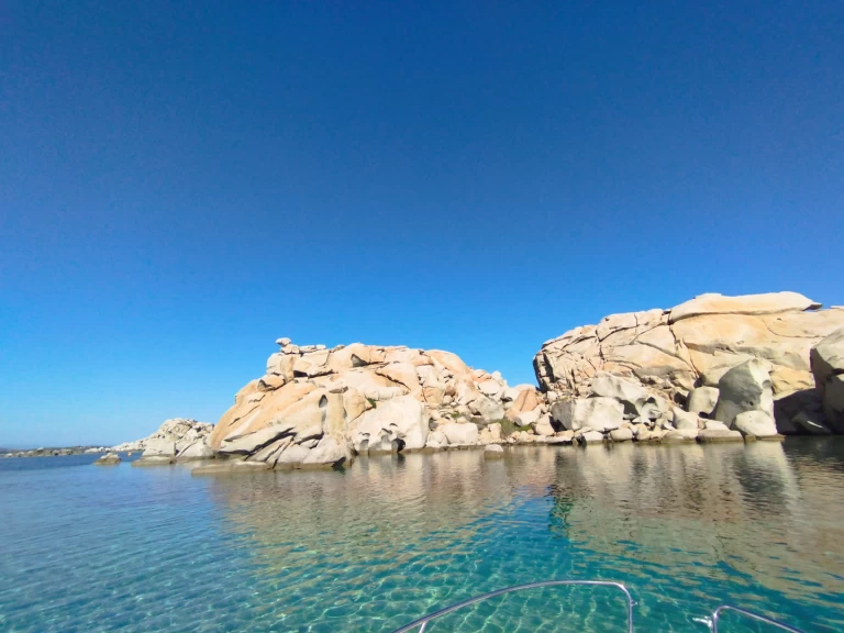 YachtCharter in Porto-Vecchio - Jeanneau Cap Camarat 6.5 CC Serie 3 auf SamBoat