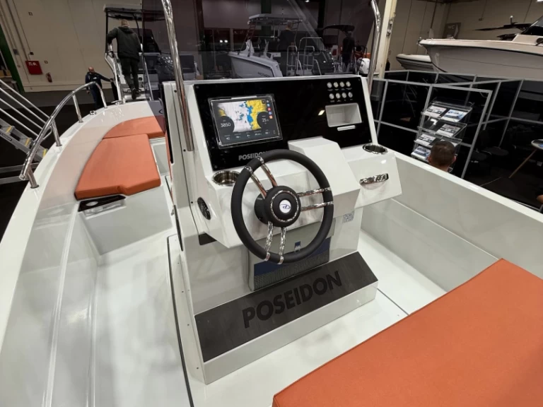 Motorboot mit oder ohne Skipper Poseidon mieten in Trogir