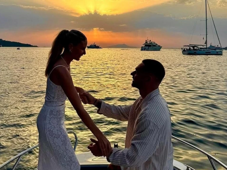 Motorboot mit oder ohne Skipper Barqa mieten in Sorrent