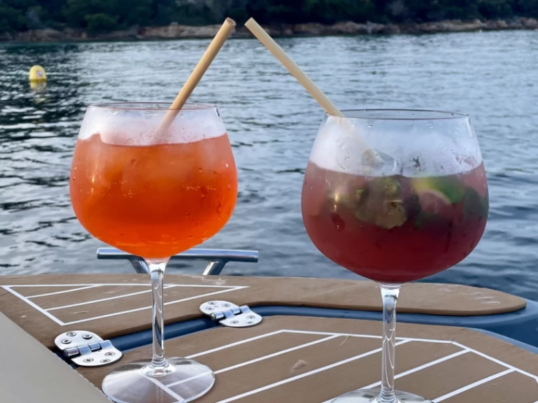 Ein Jeanneau CAP CAMARAT mieten in Antibes