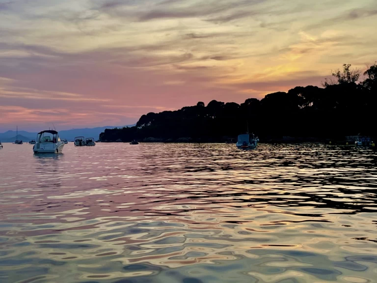 Boot mieten Antibes günstig CAP CAMARAT