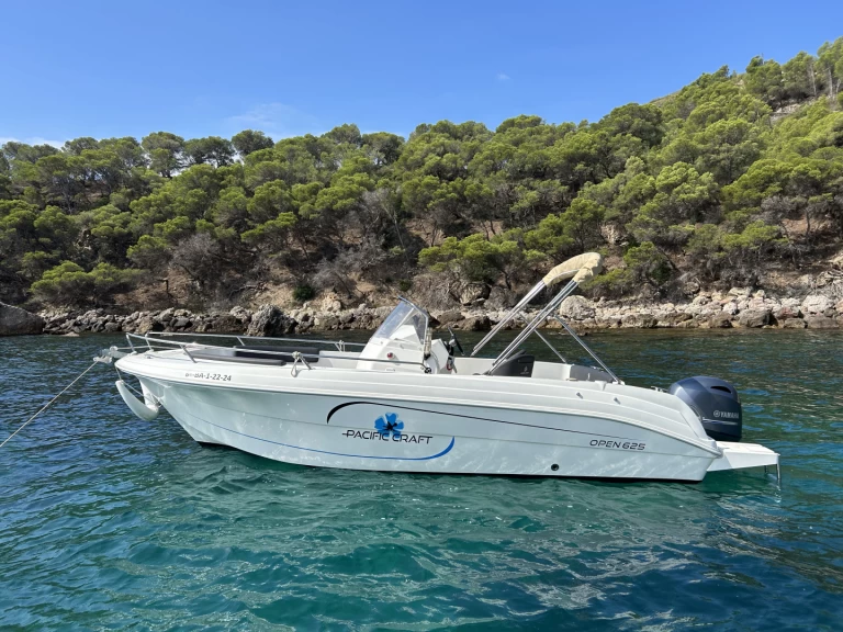 Ein Pacific Craft Pacific Craft 625 Open mieten in Roses