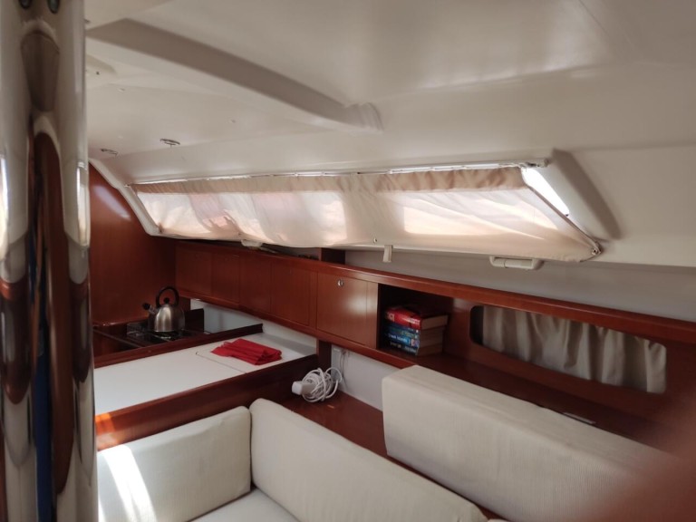 Bénéteau Oceanis 34 mieten Néa Péramos