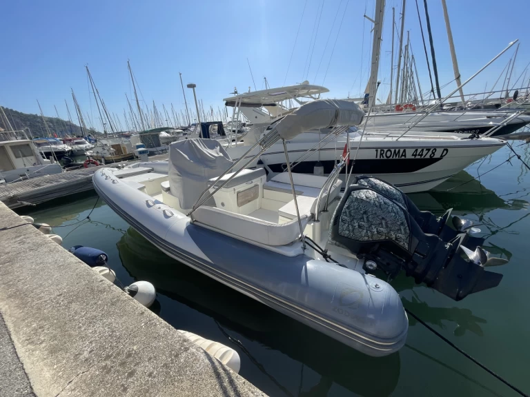 Schlauchboot mieten in Menton - Zodiac NZ-O 760
