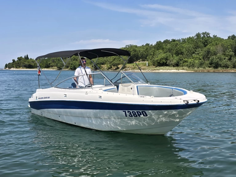 Motorboot mit oder ohne Skipper Bayliner mieten in Poreč
