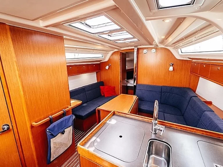 YachtCharter in Betina - Bavaria Bavaria Cruiser 37 B auf SamBoat