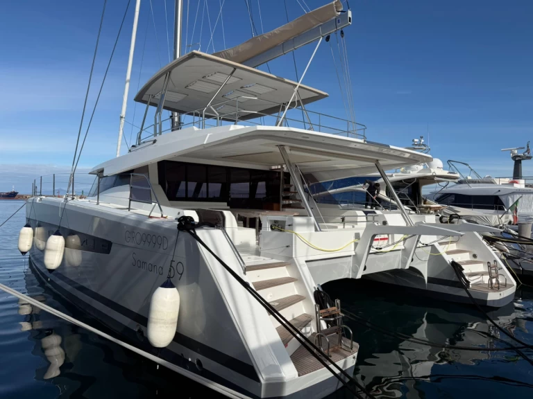 Ein Fountaine Pajot Fountain Pajot mieten in Vibo Marina