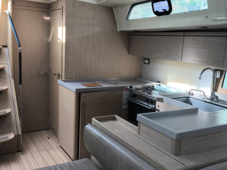 Bénéteau Oceanis 51.1 mieten Néa Péramos