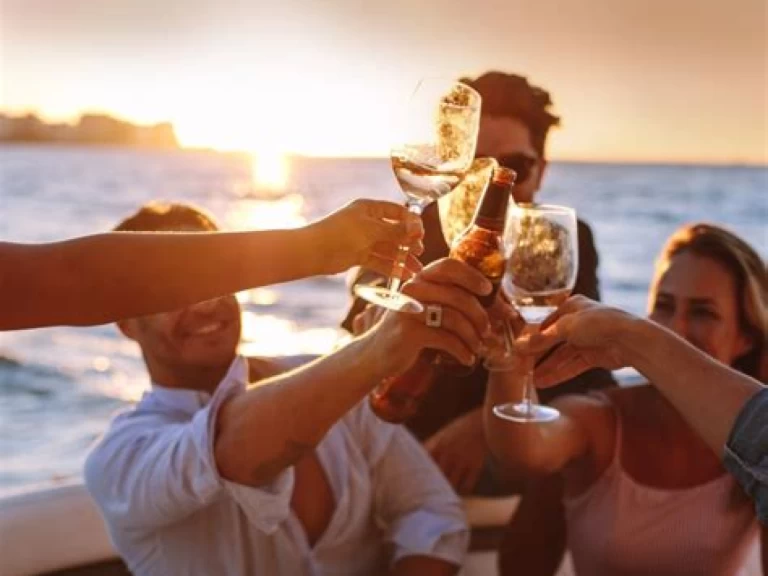 Vermietung Motorboot Jeanneau mit Führerschein