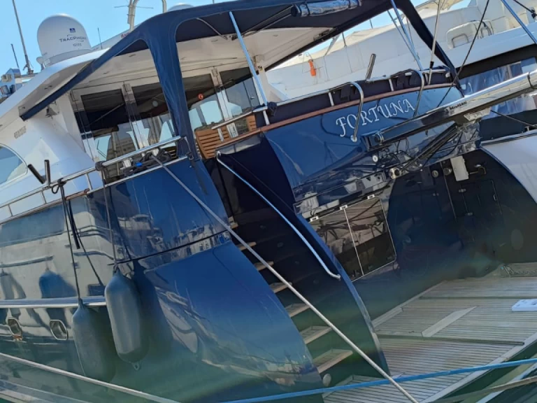 Ein Continental 2200 mieten in Limassol