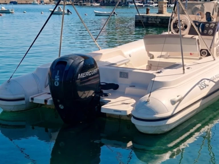 Schlauchboot mit oder ohne Skipper Bsc mieten in Italien