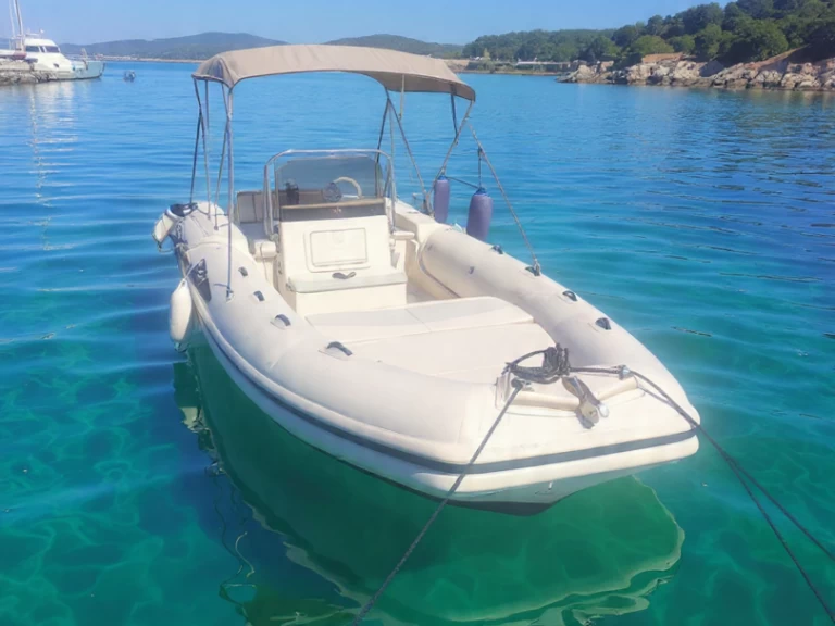 Schlauchboot mieten in Italien zum besten Preis