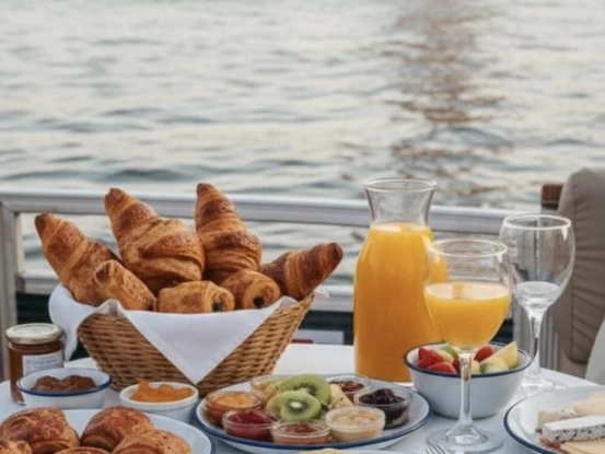 YachtCharter in Paris - Croisière privée sur la Seine auf SamBoat