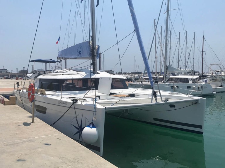 YachtCharter in Álimos - Fountaine Pajot Saba 50 auf SamBoat