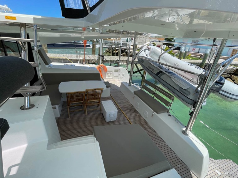 Boot mieten Álimos günstig Lagoon 42