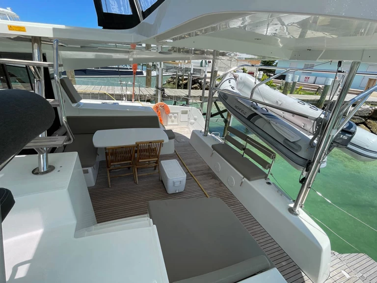 Boot mieten Álimos günstig Lagoon 42