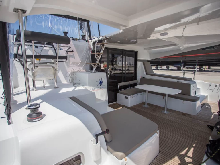 Ein Lagoon Lagoon 42 mieten in Álimos