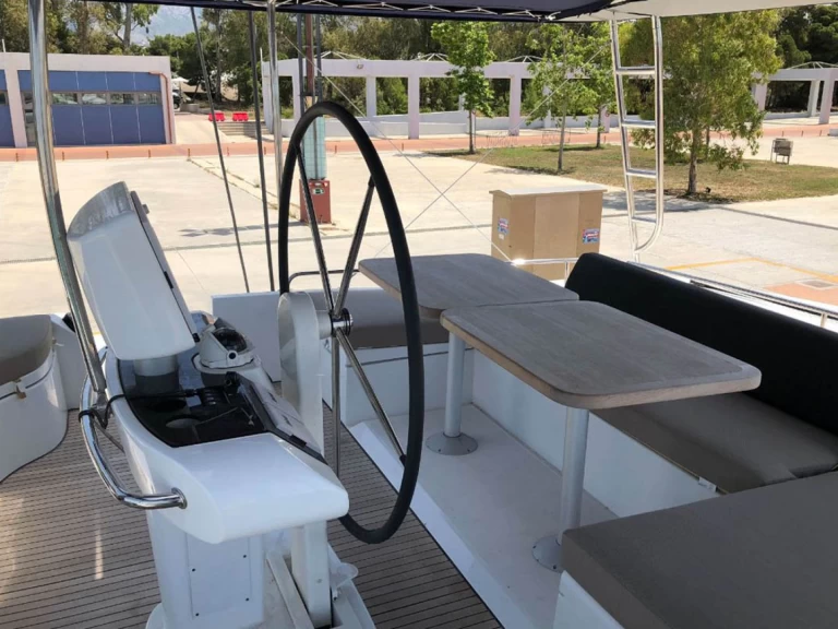YachtCharter in Álimos - Lagoon Lagoon 52 F auf SamBoat