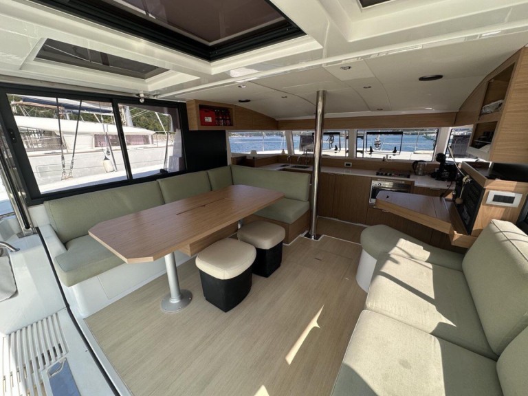 Katamaran mieten in Ðuraševići zum besten Preis