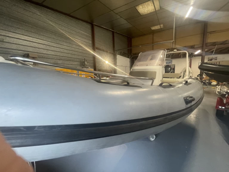 Schlauchboot mit oder ohne Skipper Brig mieten in Baden