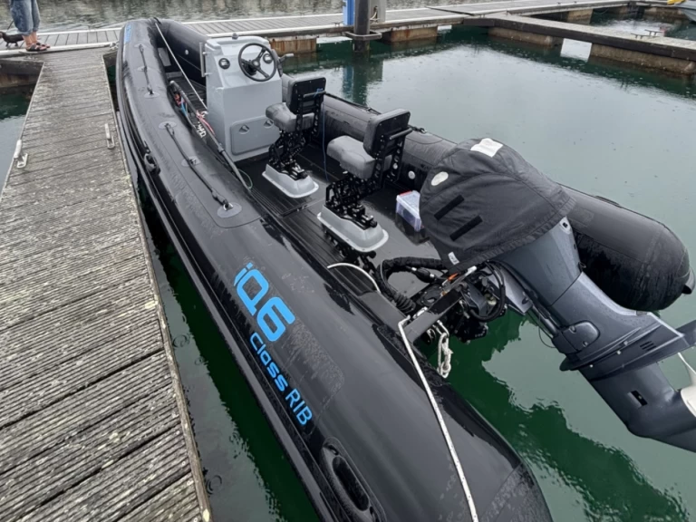 Ein 3D Tender IQ6 mieten in Marseille