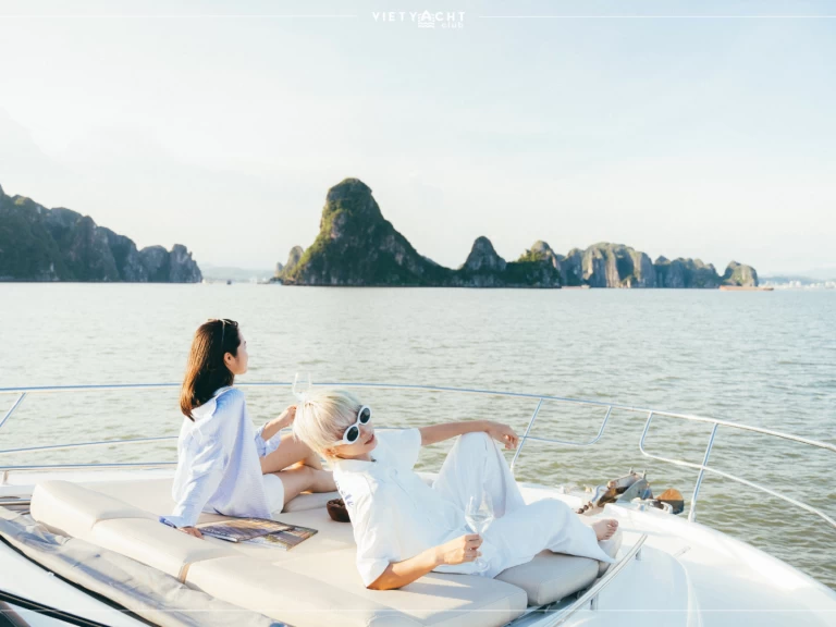 Motorboot mit oder ohne Skipper Prestige mieten in Hạ Long