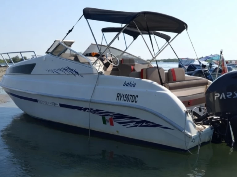 Motorboot mit oder ohne Skipper Aquabat mieten in Venedig