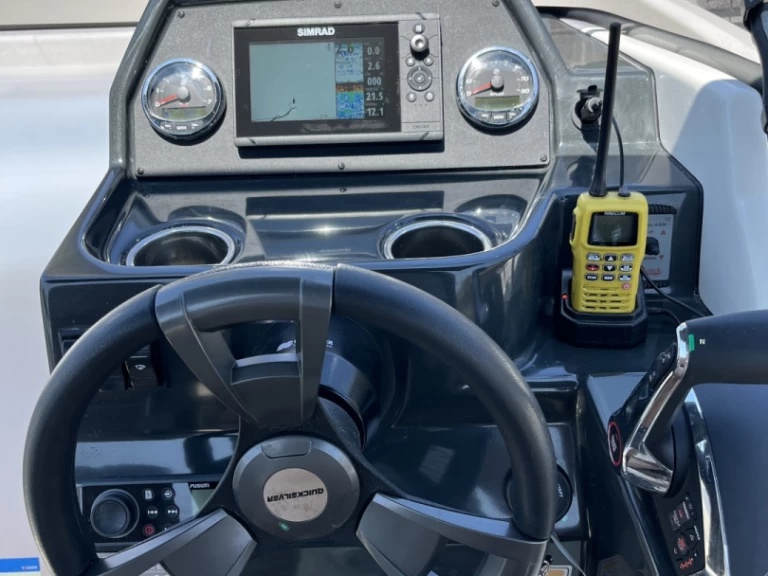 Ein Quicksilver Activ 675 Open mieten in Arzon