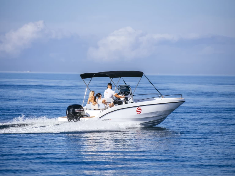 Motorboot mit oder ohne Skipper Oktogon mieten in Zadar
