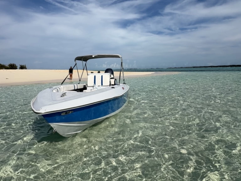 Motorboot mit oder ohne Skipper Custom Made mieten in Nassau