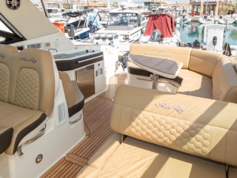 Sea Ray Sundancer 320 mieten Ayia Napa