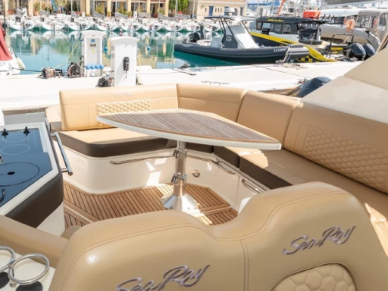 YachtCharter in Ayia Napa - Sea Ray Sundancer 320 auf SamBoat