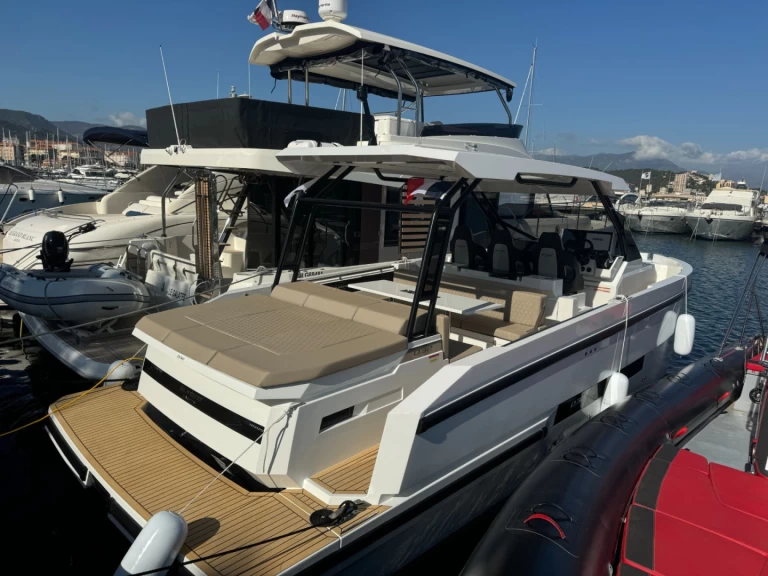 DE ANTONIO Yachts D33 CRUISER mieten Ajaccio
