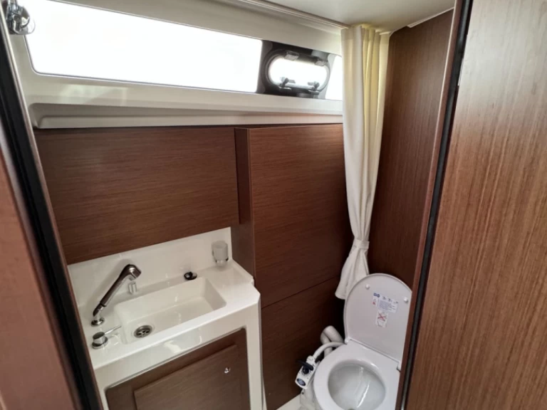 Boot mieten Ajaccio günstig OCEANIS 37.1 OCEANIS 37.1