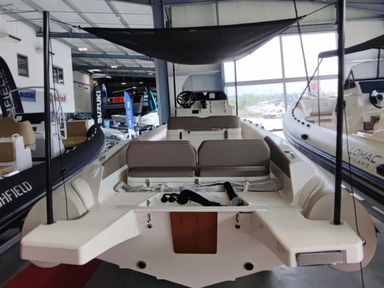 Vermietung Schlauchboot Lomac mit Führerschein