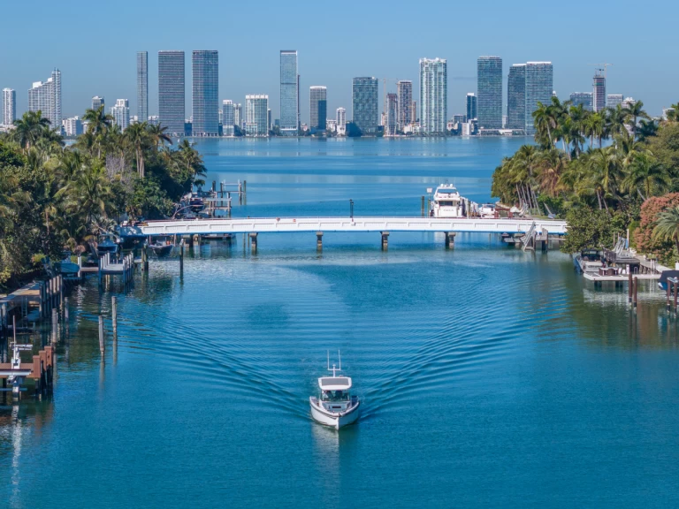 Bootsverleih Axopar 38 Sun-Top Miami Samboat