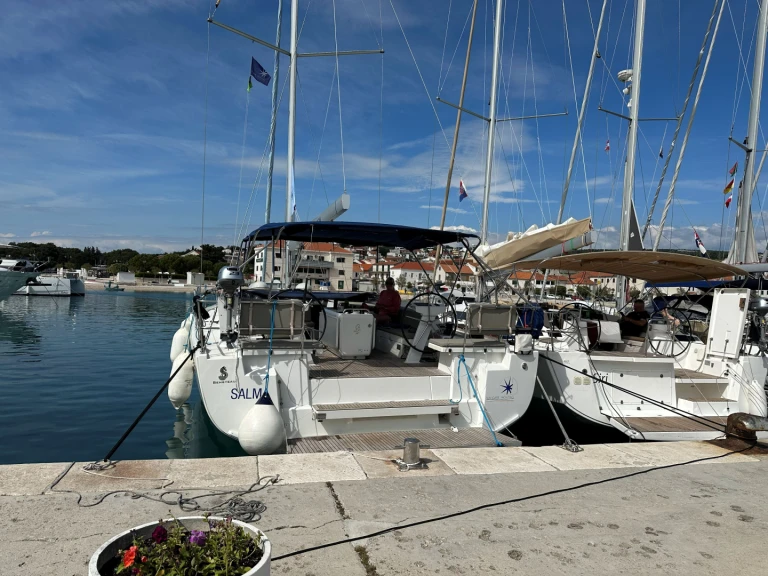 YachtCharter in Seget Donji - Bénéteau Oceanis 51.1 auf SamBoat