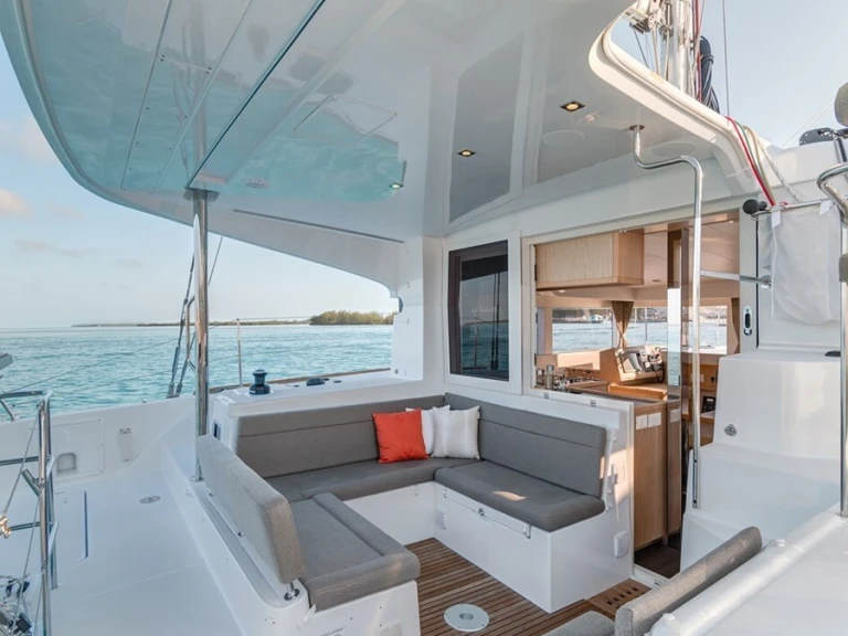 YachtCharter in Port Vauban - Lagoon Lagoon 39 auf SamBoat