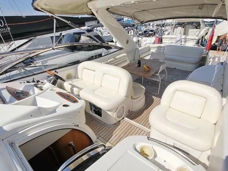 Motorboot mit oder ohne Skipper Sunseeker mieten in Port Camille Rayon
