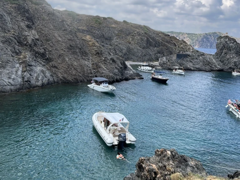 Ein Capelli Tempest 775 mieten in Port de Saint-Cyprien Méditerranée
